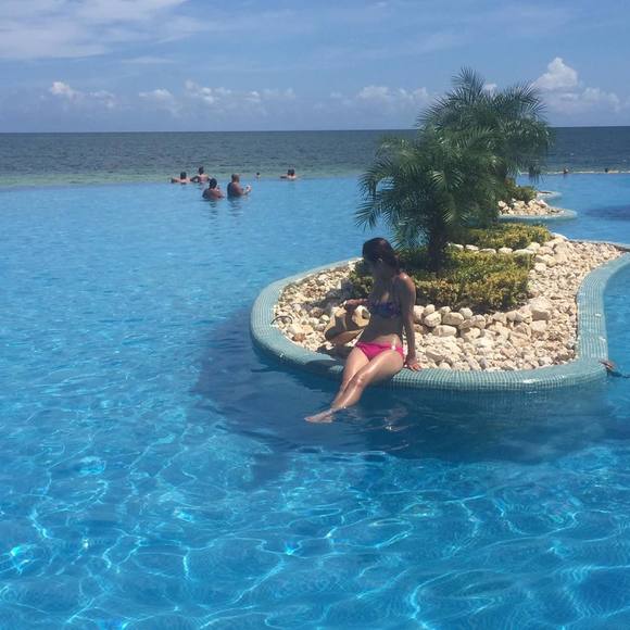 Meet your Posher, Anna - Picture 1 of 1